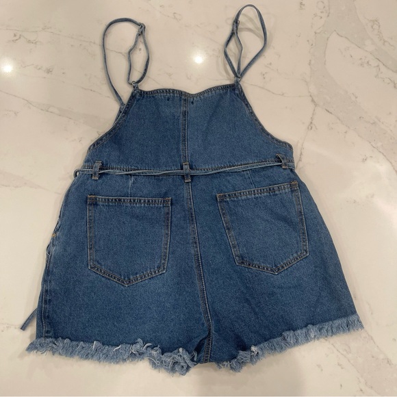 NWT Forever 21 Denim Frayed Hem Overalls with Adjustable Belt and Pockets - Picture 8 of 12